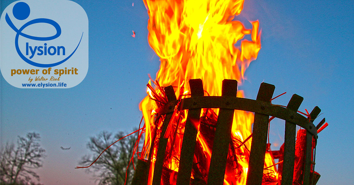 Seelenfeuer #000 - Feuerkorb mit lodernden Feuer